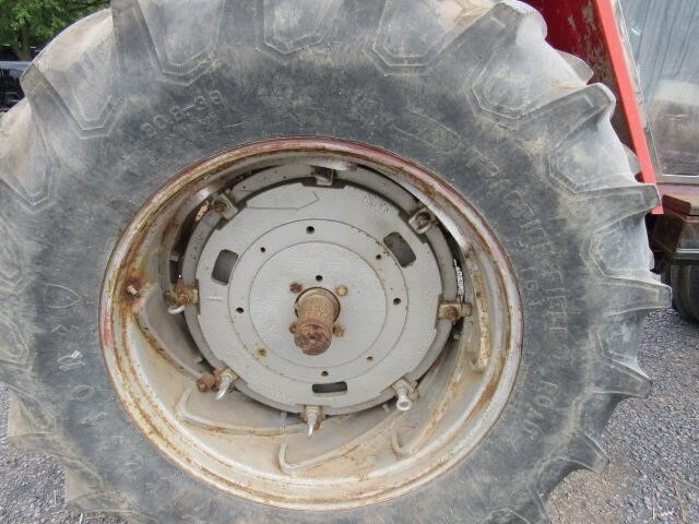 1975 Massey Ferguson 2805 Tractor
