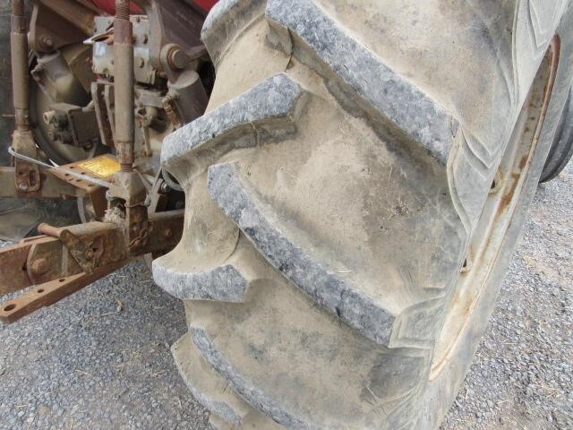 1975 Massey Ferguson 2805 Tractor