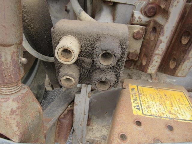1975 Massey Ferguson 2805 Tractor