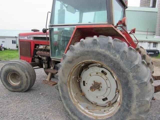 1975 Massey Ferguson 2805 Tractor