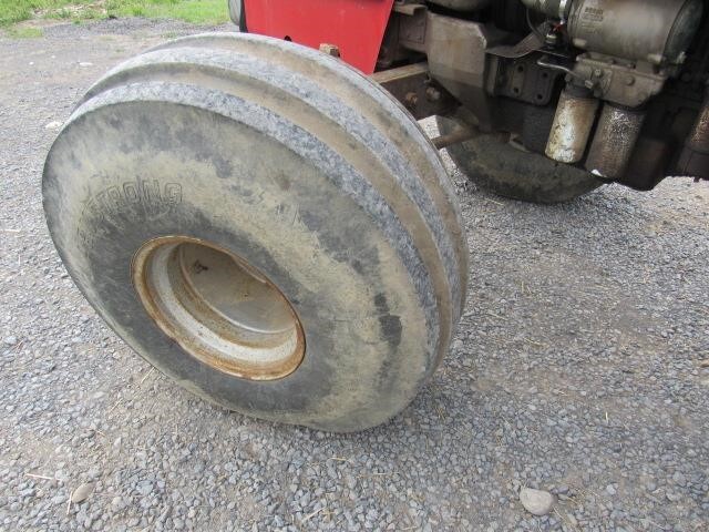 1975 Massey Ferguson 2805 Tractor
