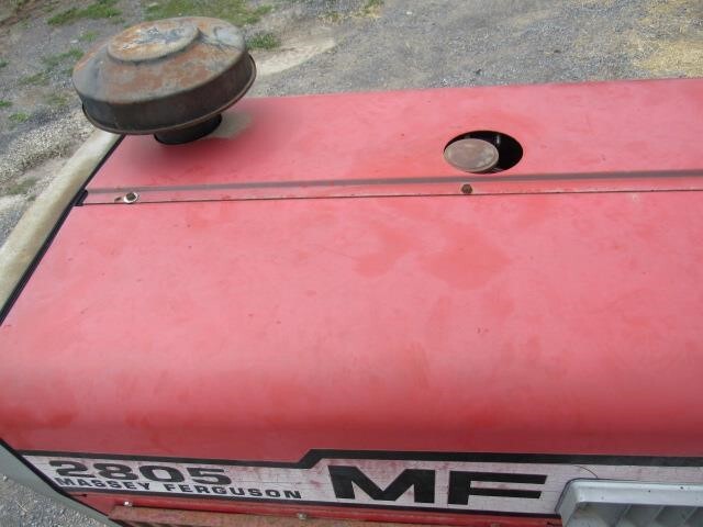 1975 Massey Ferguson 2805 Tractor