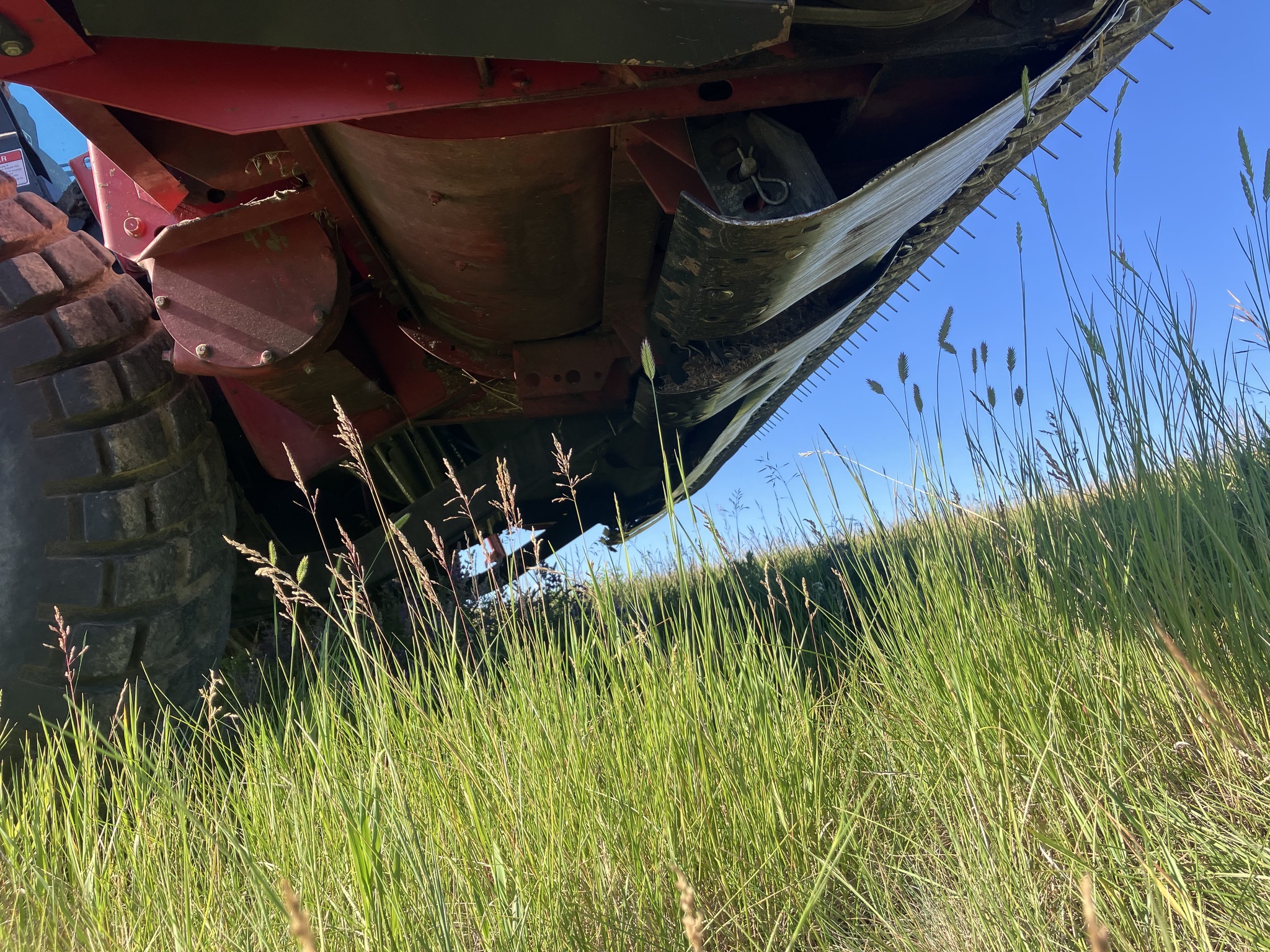 2002 Case IH WDX1101 Self-Propelled Windrowers and Swather