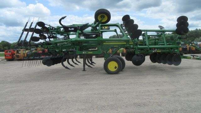 2021 John Deere 2730 Disk Chisel