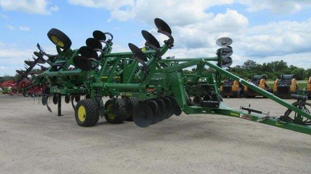 2021 John Deere 2730 Disk Chisel