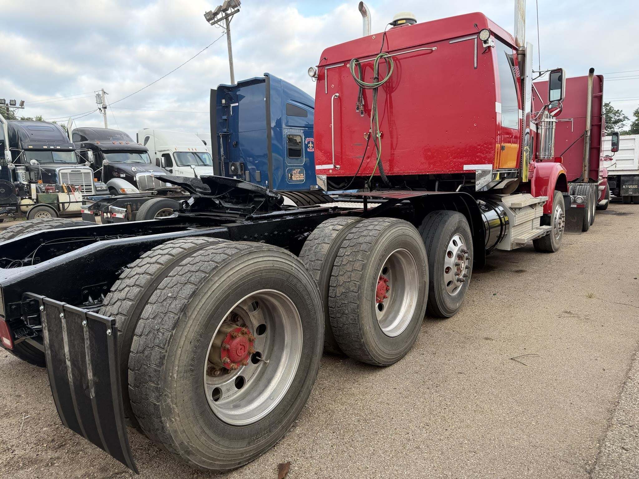 2015 Western Star 4900 Semi Trucks/Trailer
