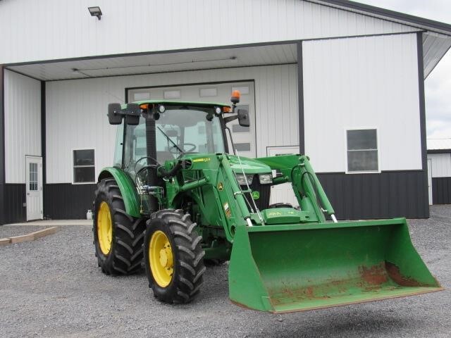 2015 John Deere 5085E Tractor