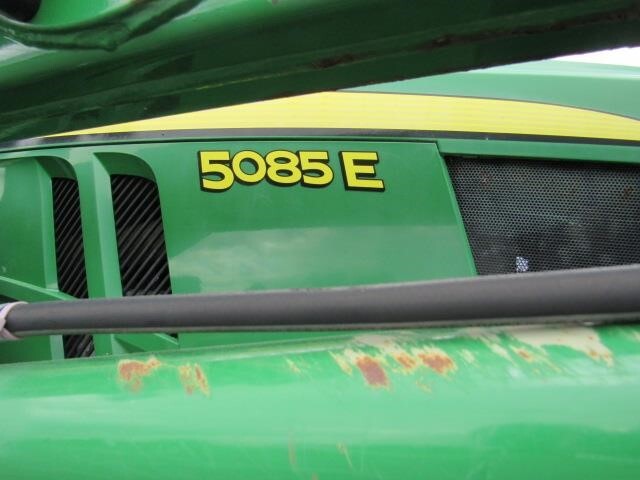 2015 John Deere 5085E Tractor