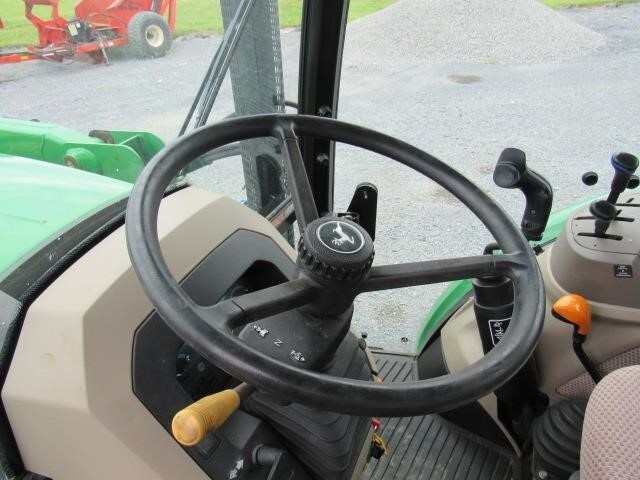 2015 John Deere 5085E Tractor