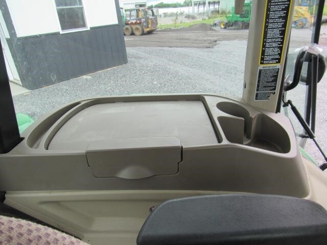2015 John Deere 5085E Tractor