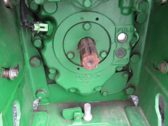 2015 John Deere 5085E Tractor