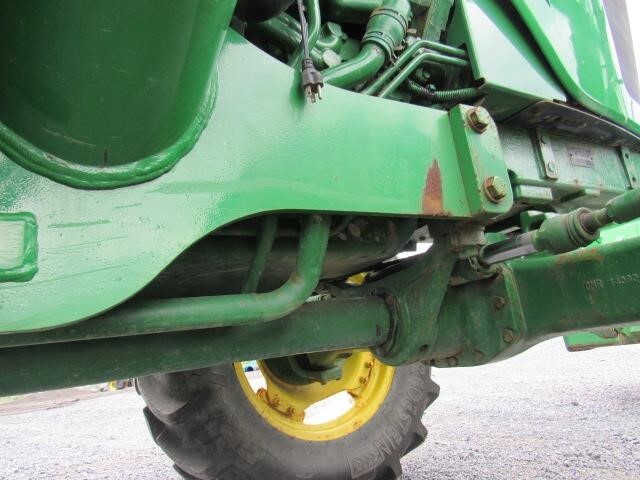 2015 John Deere 5085E Tractor