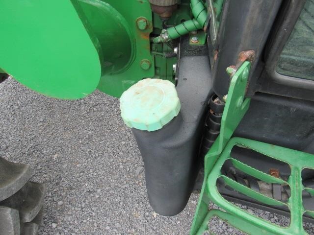 2015 John Deere 5085E Tractor