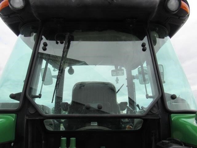 2015 John Deere 5085E Tractor