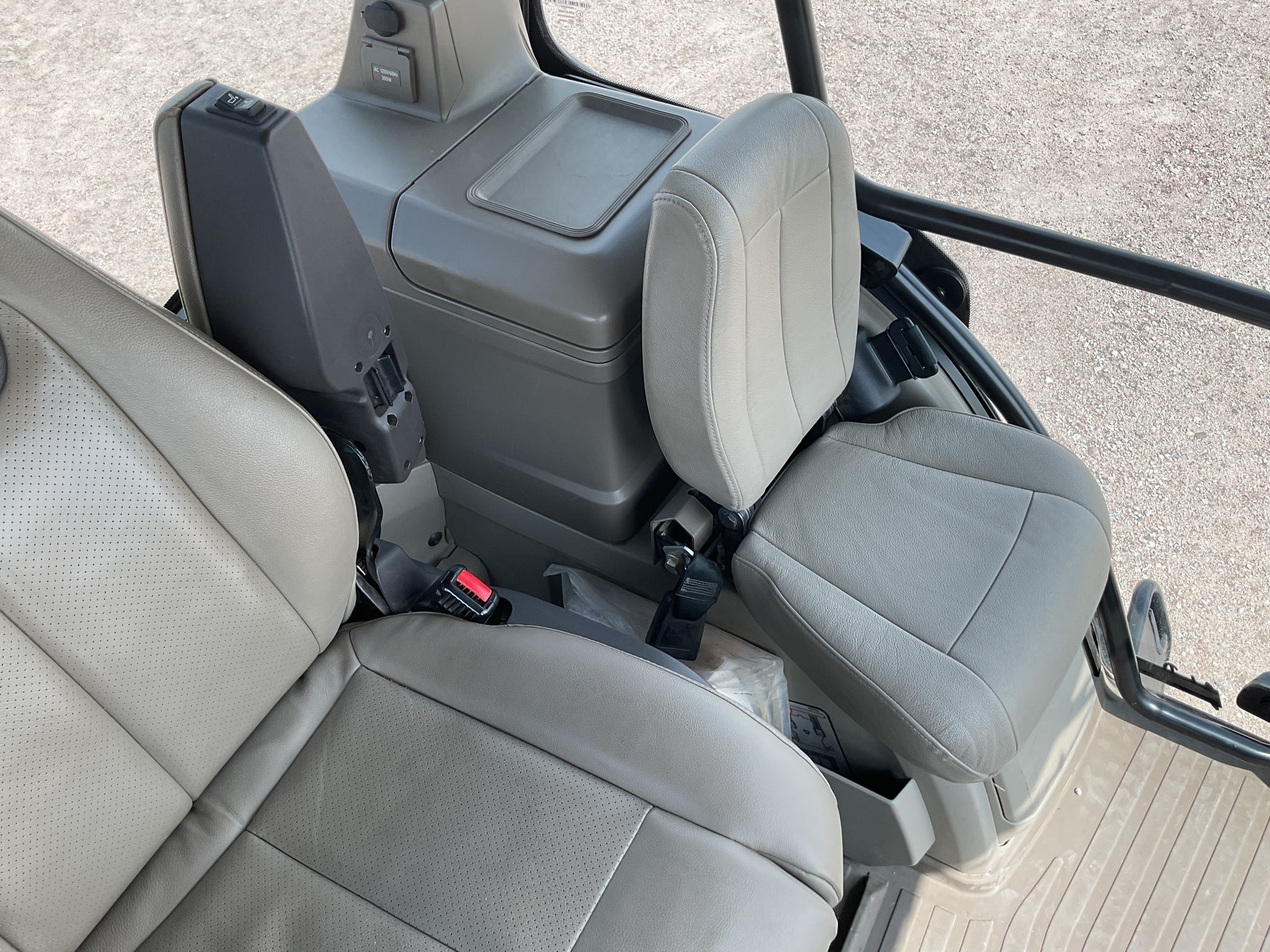 2021 John Deere 8RX 370 Tractor
