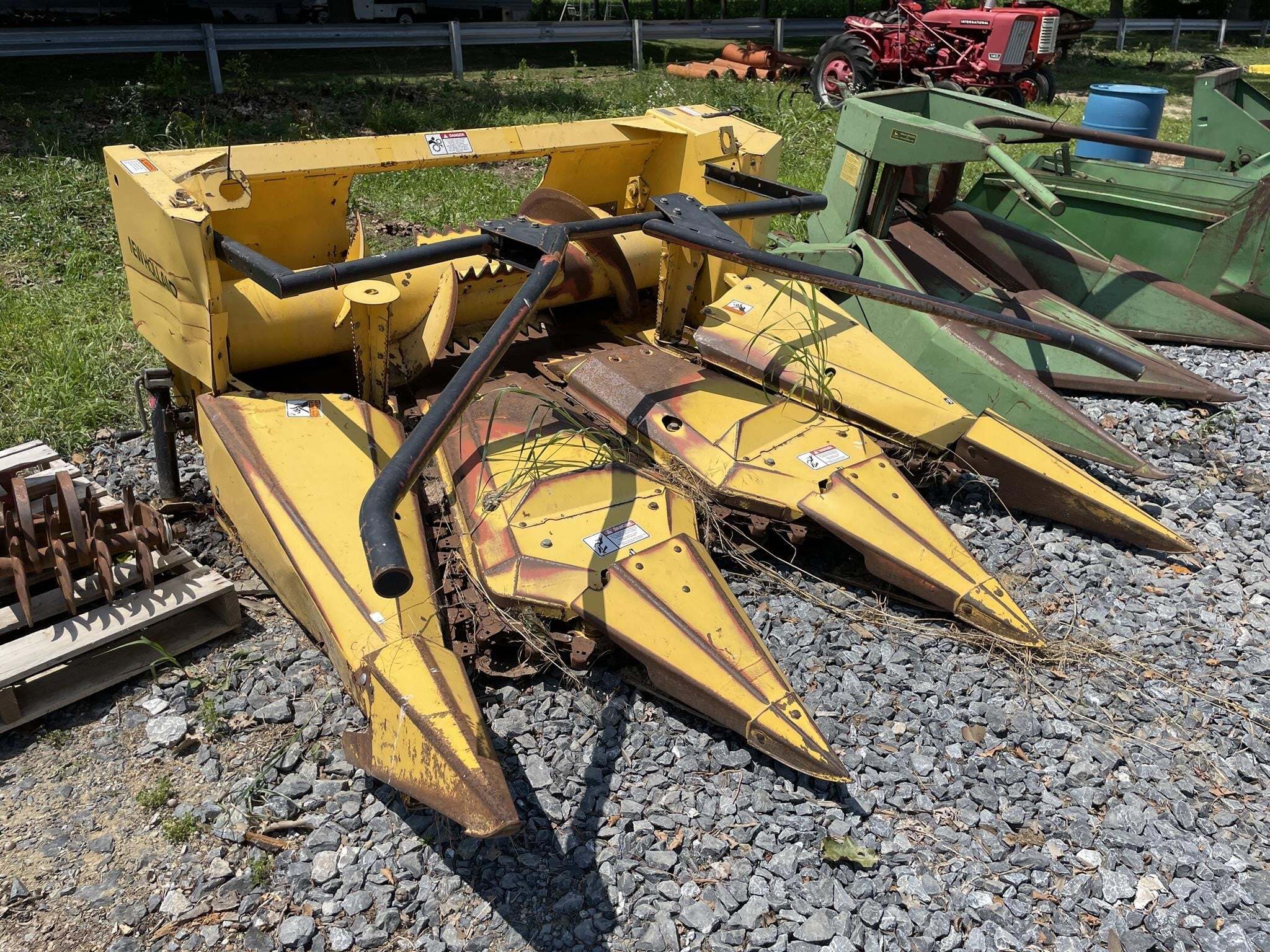  New Holland 3PN Pull-Type Forage Harvester