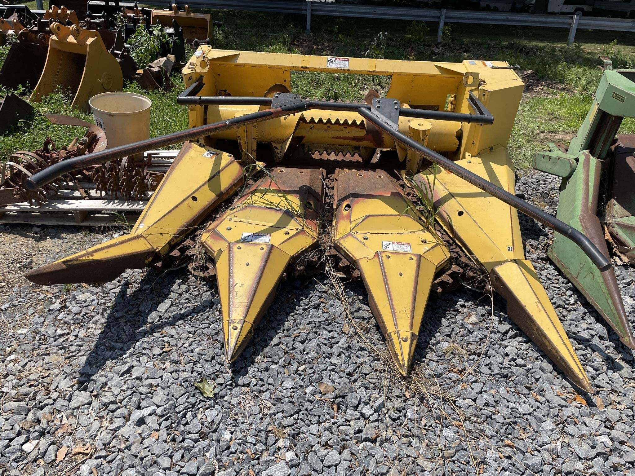  New Holland 3PN Pull-Type Forage Harvester