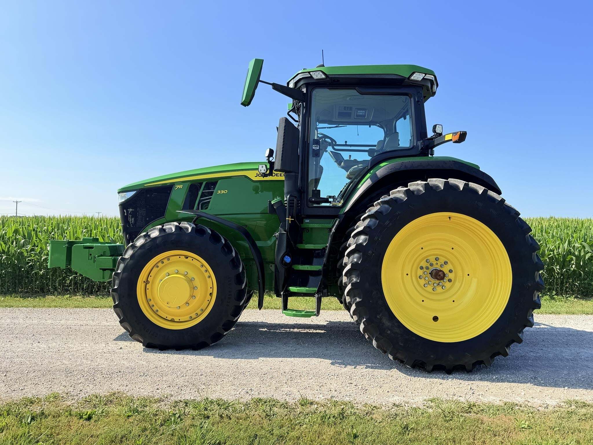 2022 John Deere 7R 330 Tractor