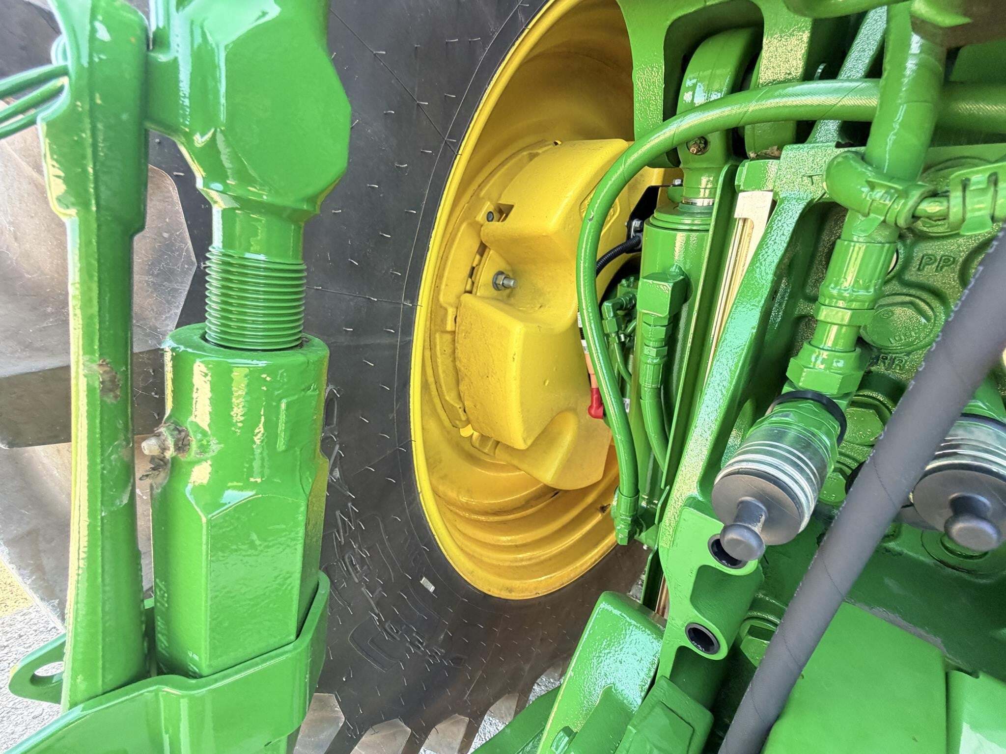 2022 John Deere 7R 330 Tractor