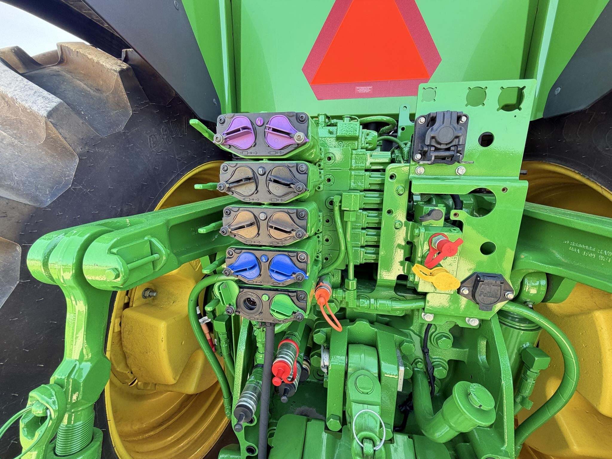 2022 John Deere 7R 330 Tractor
