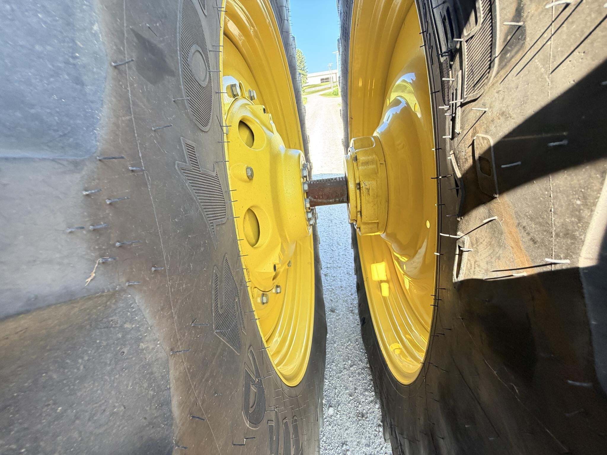 2022 John Deere 7R 330 Tractor