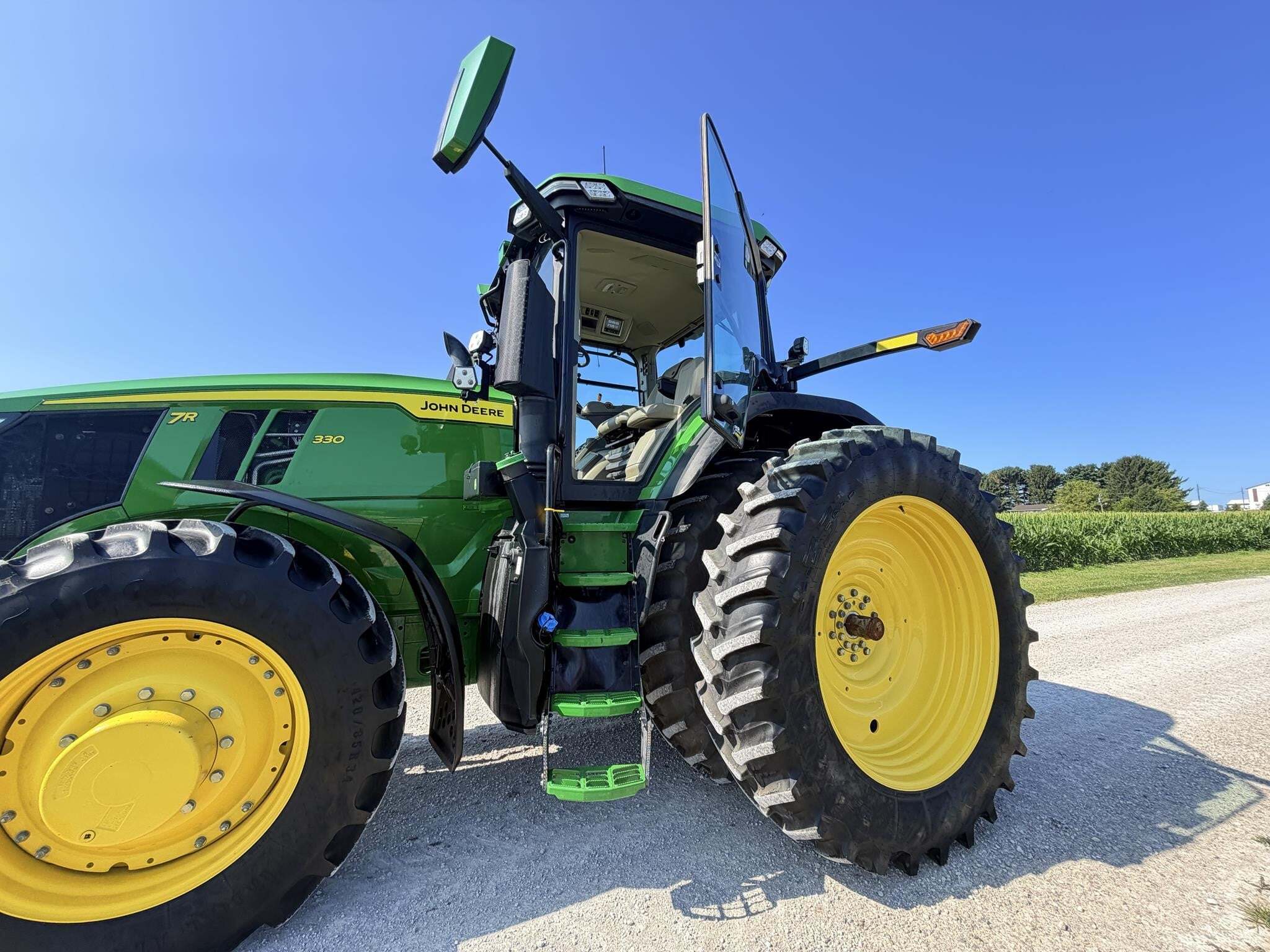 2022 John Deere 7R 330 Tractor