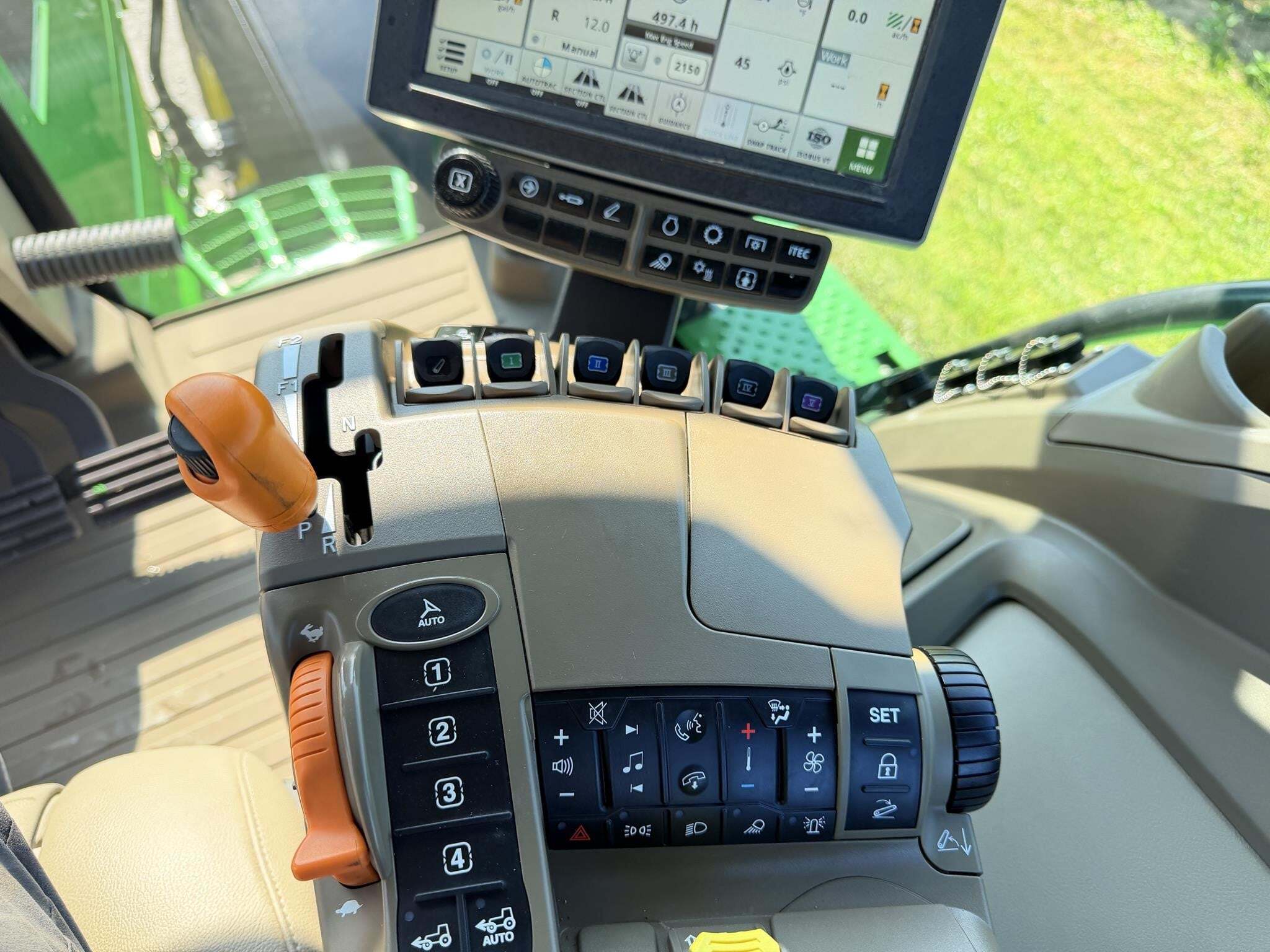 2022 John Deere 7R 330 Tractor
