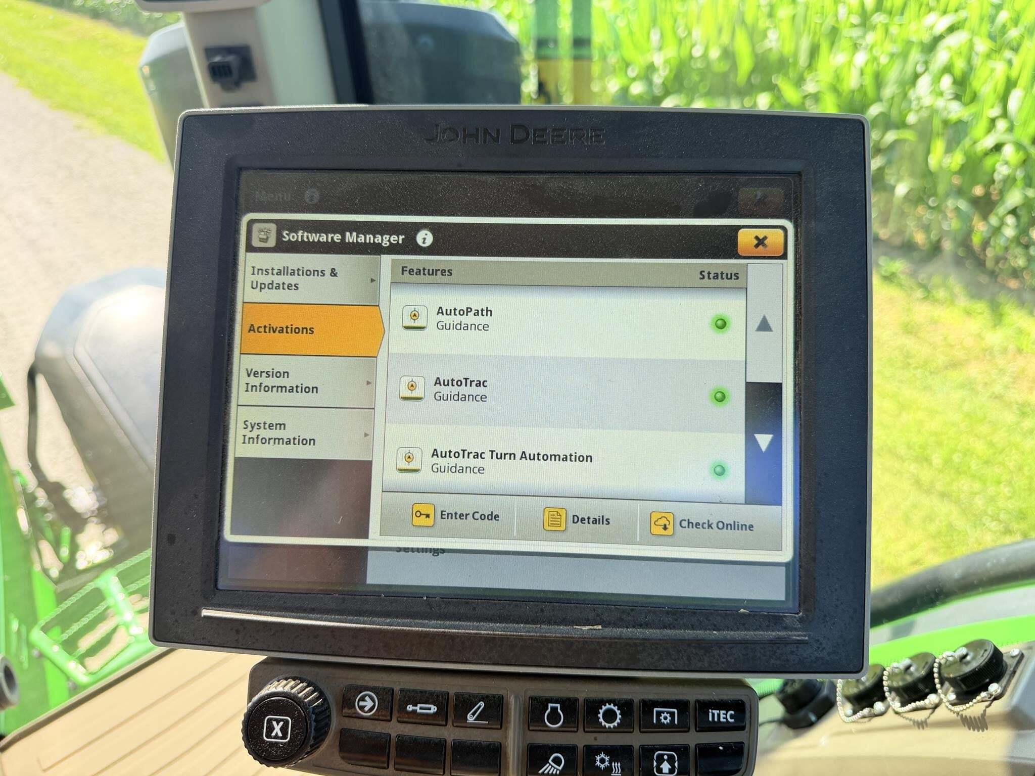 2022 John Deere 7R 330 Tractor