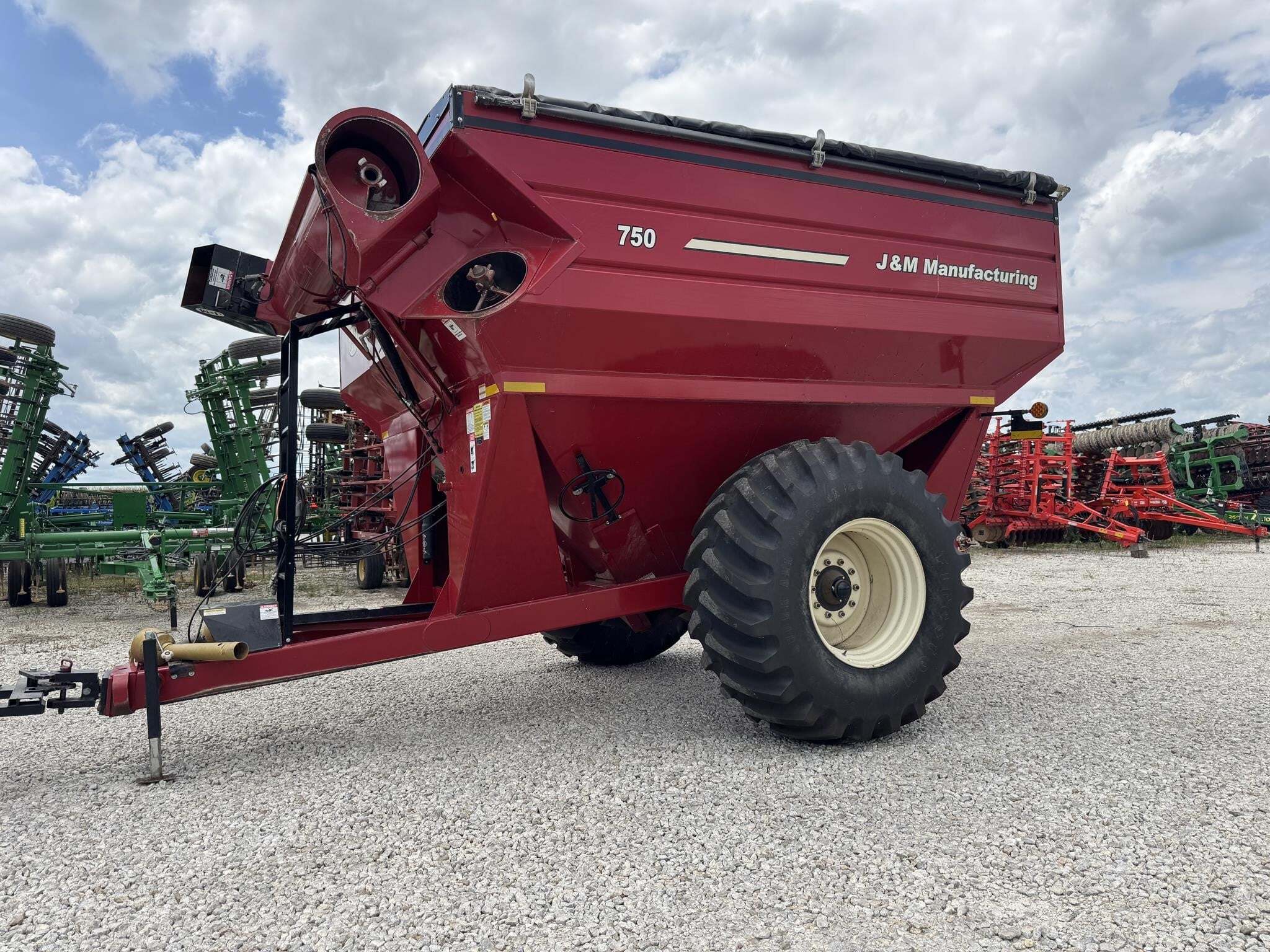  J&M 750-18 Grain Cart