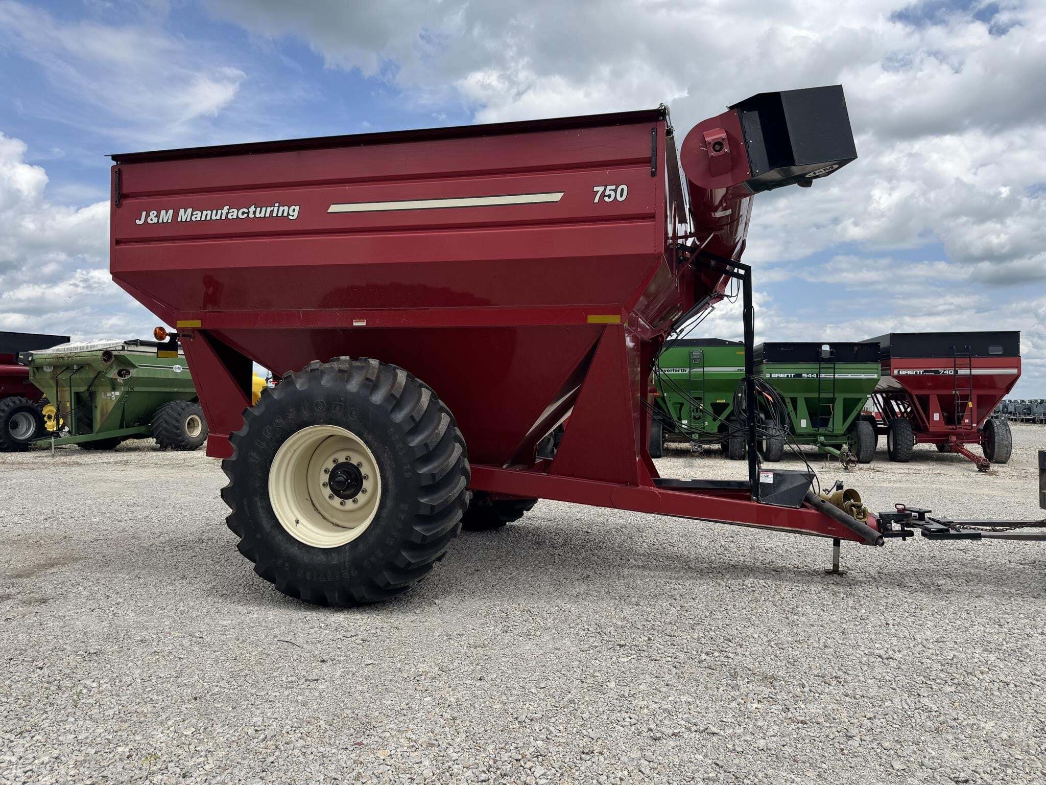  J&M 750-18 Grain Cart