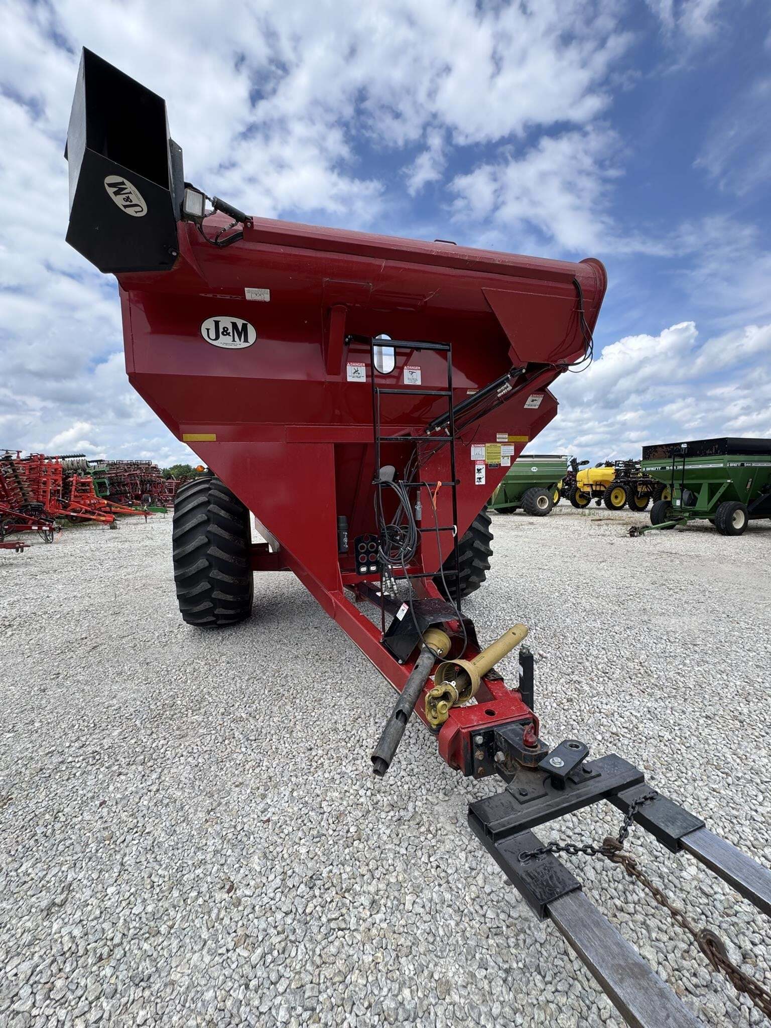 J&M 750-18 Grain Cart