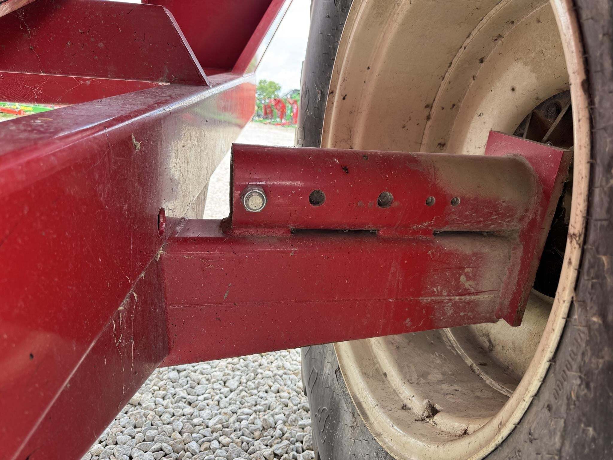  J&M 750-18 Grain Cart