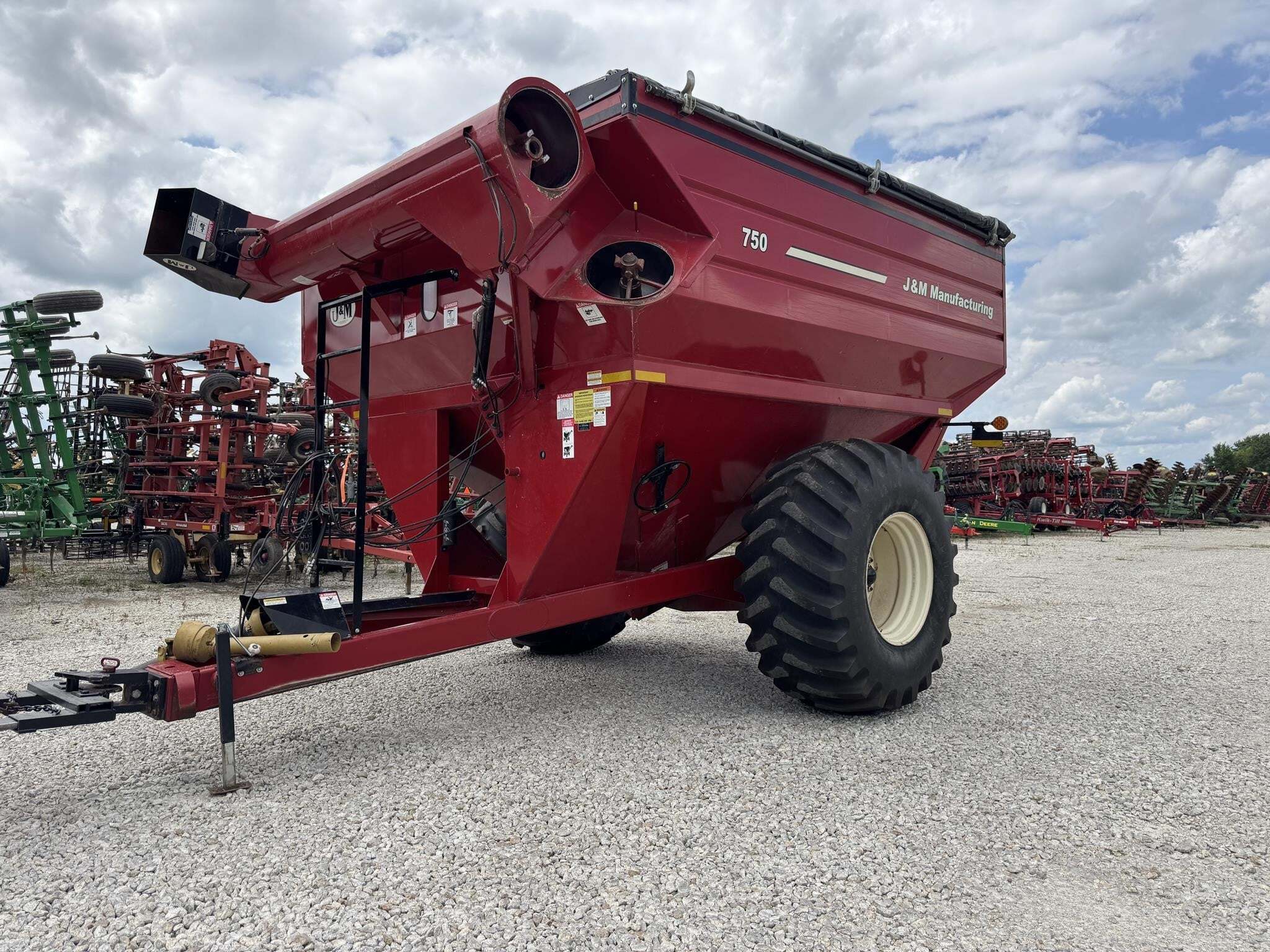  J&M 750-18 Grain Cart