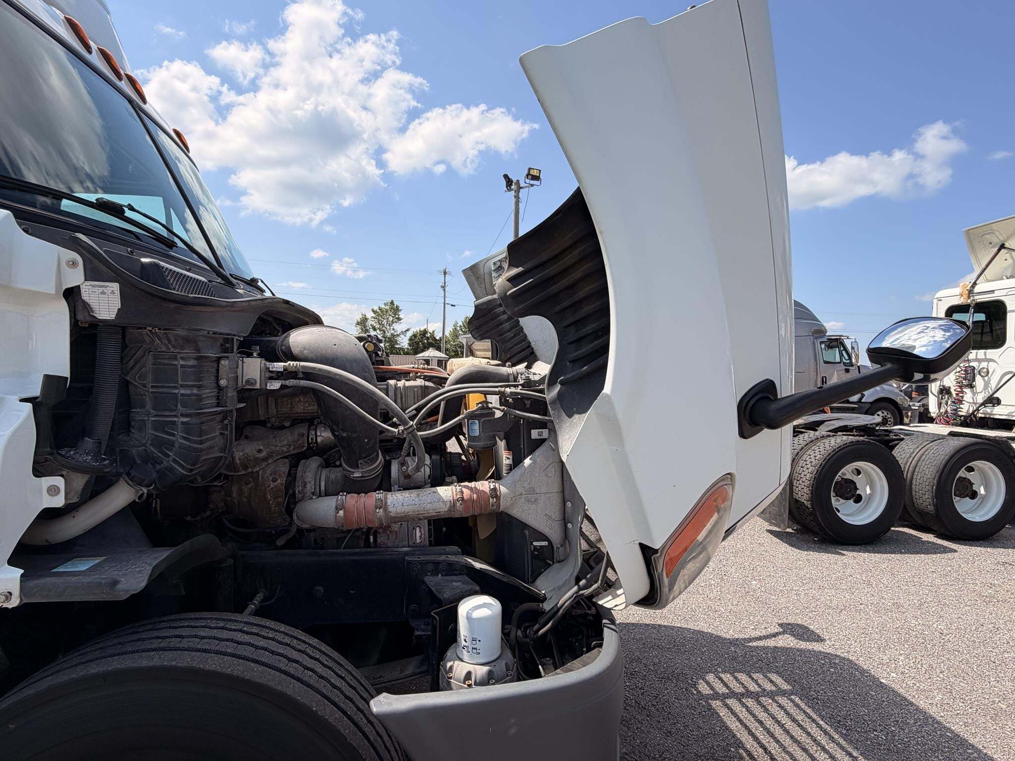 2016 Freightliner Cascadia 125 Semi Trucks/Trailer