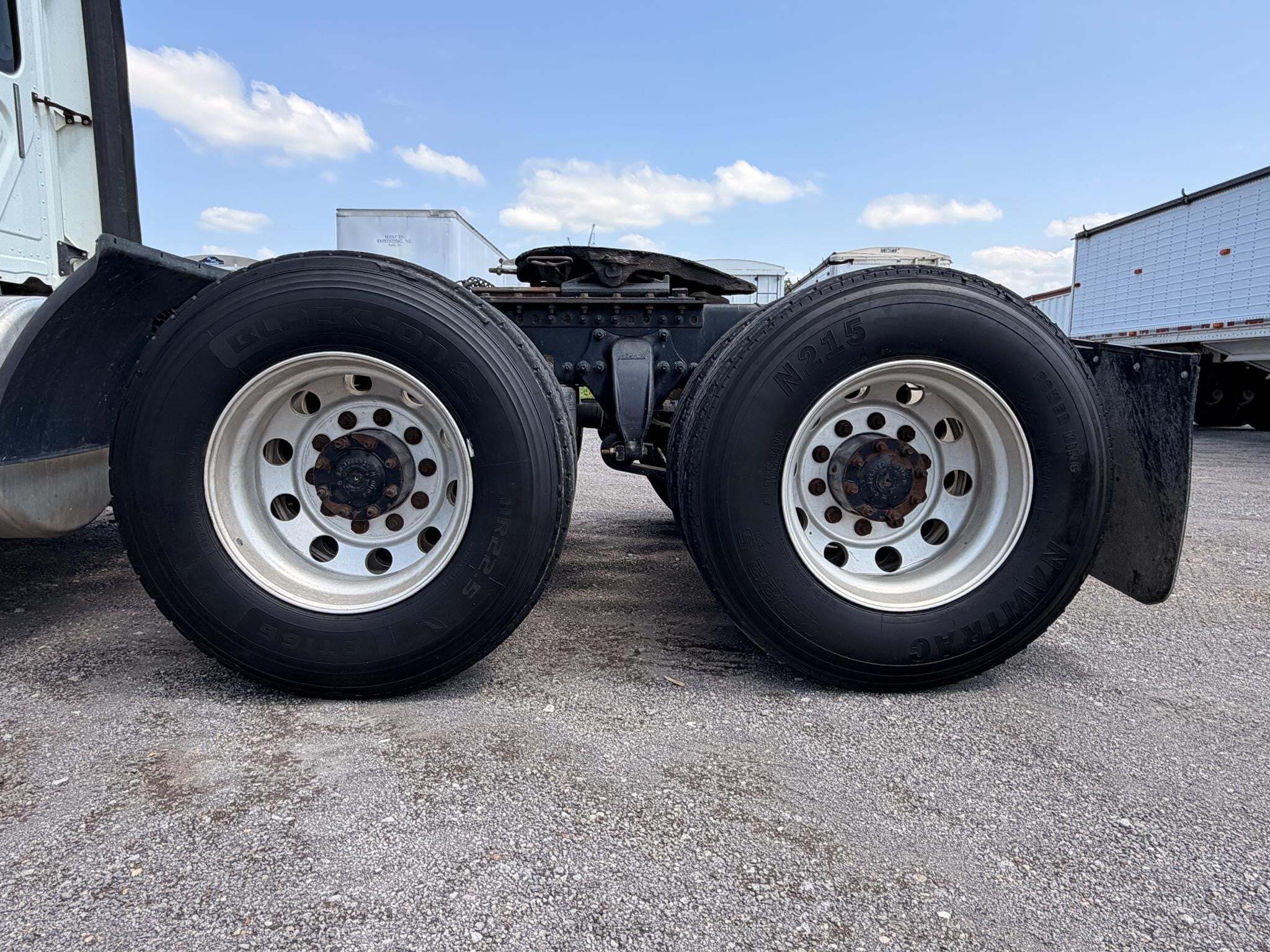 2016 Freightliner Cascadia 125 Semi Trucks/Trailer