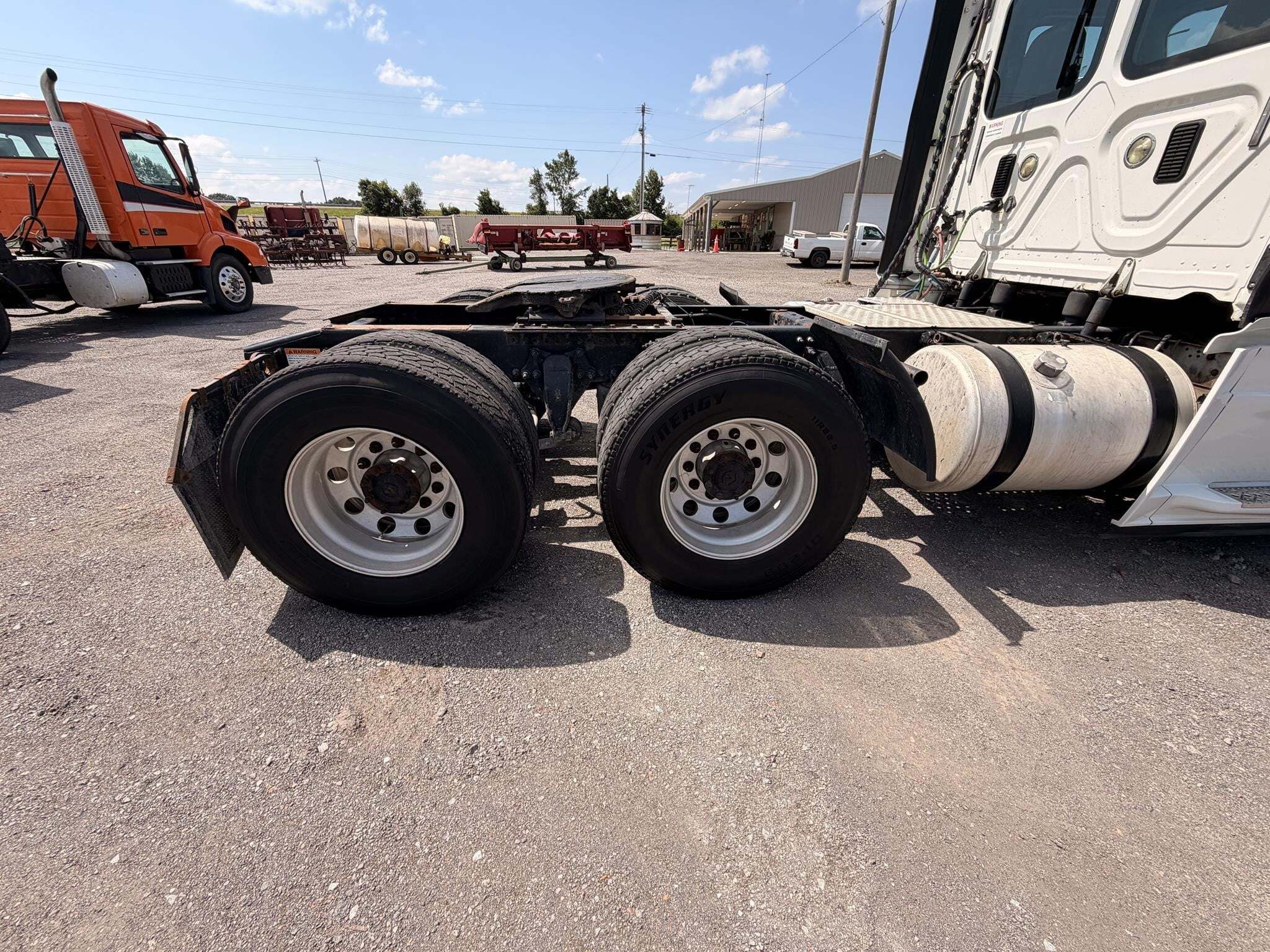 2016 Freightliner Cascadia 125 Semi Trucks/Trailer