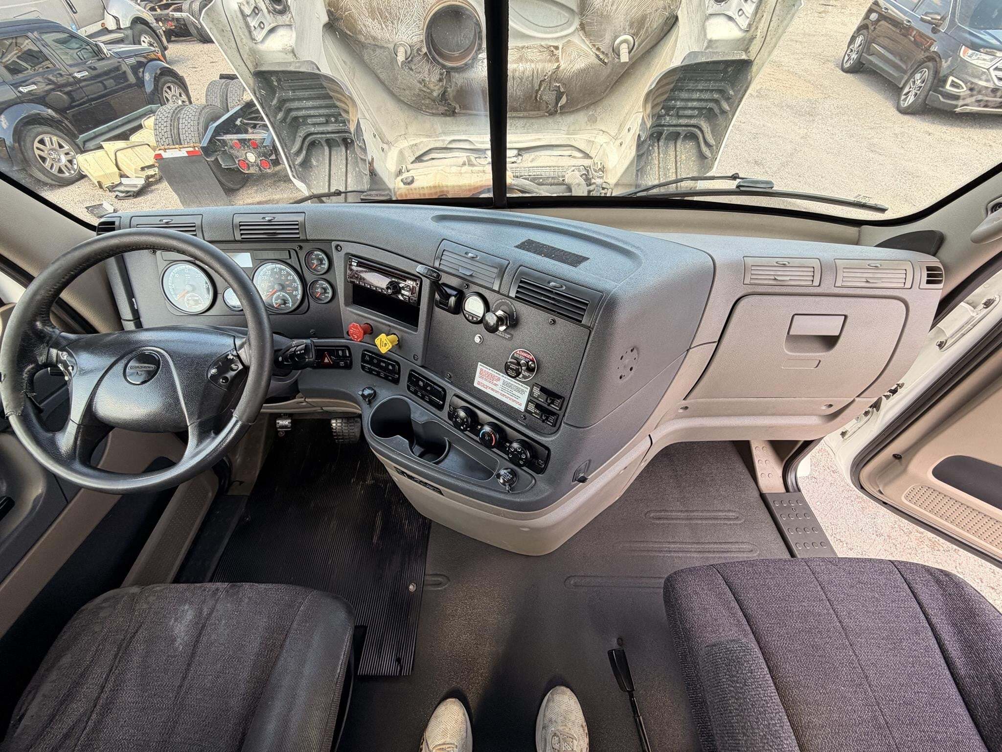 2016 Freightliner Cascadia 125 Semi Trucks/Trailer