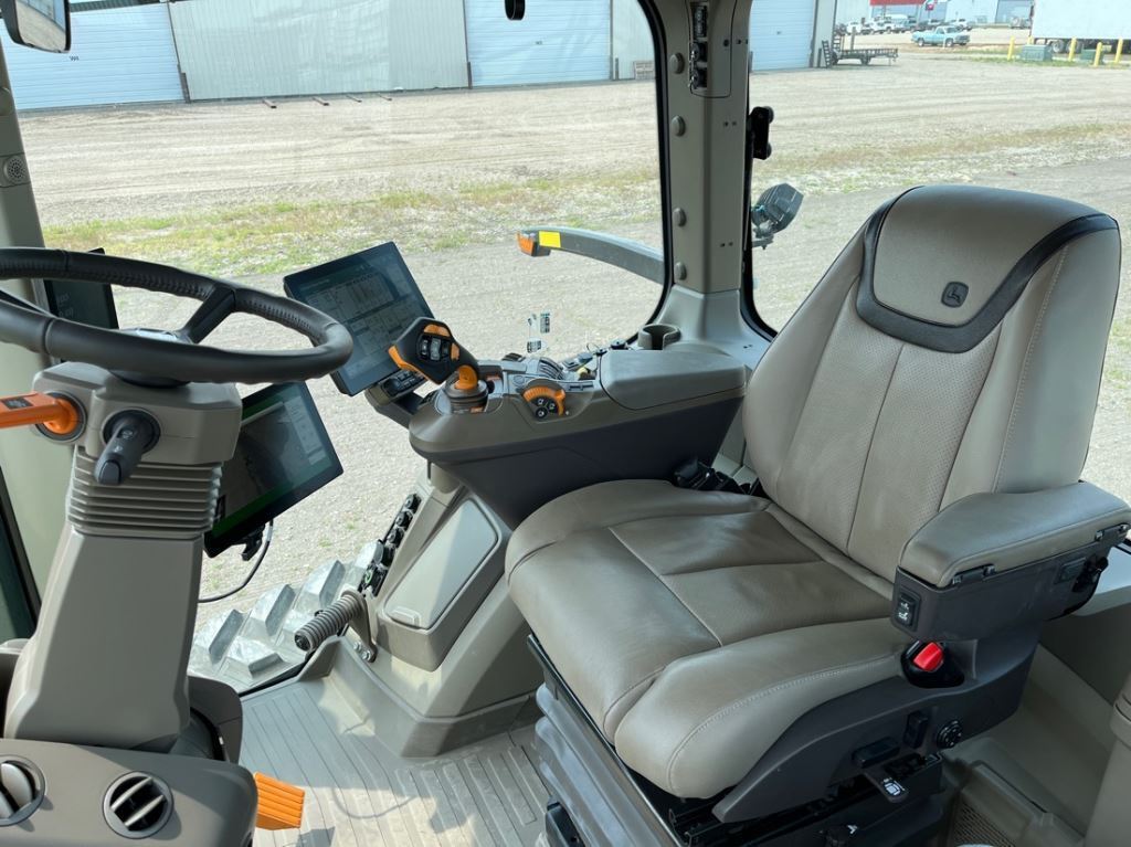 2024 John Deere 8RT 370 Tractor