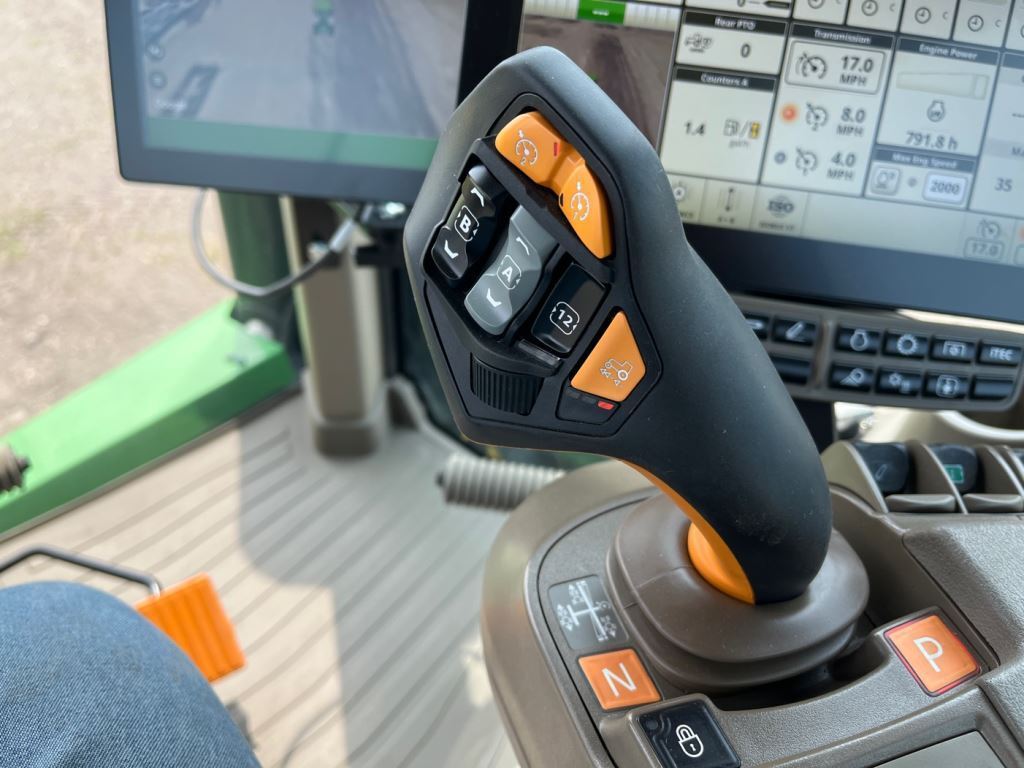2024 John Deere 8RT 370 Tractor