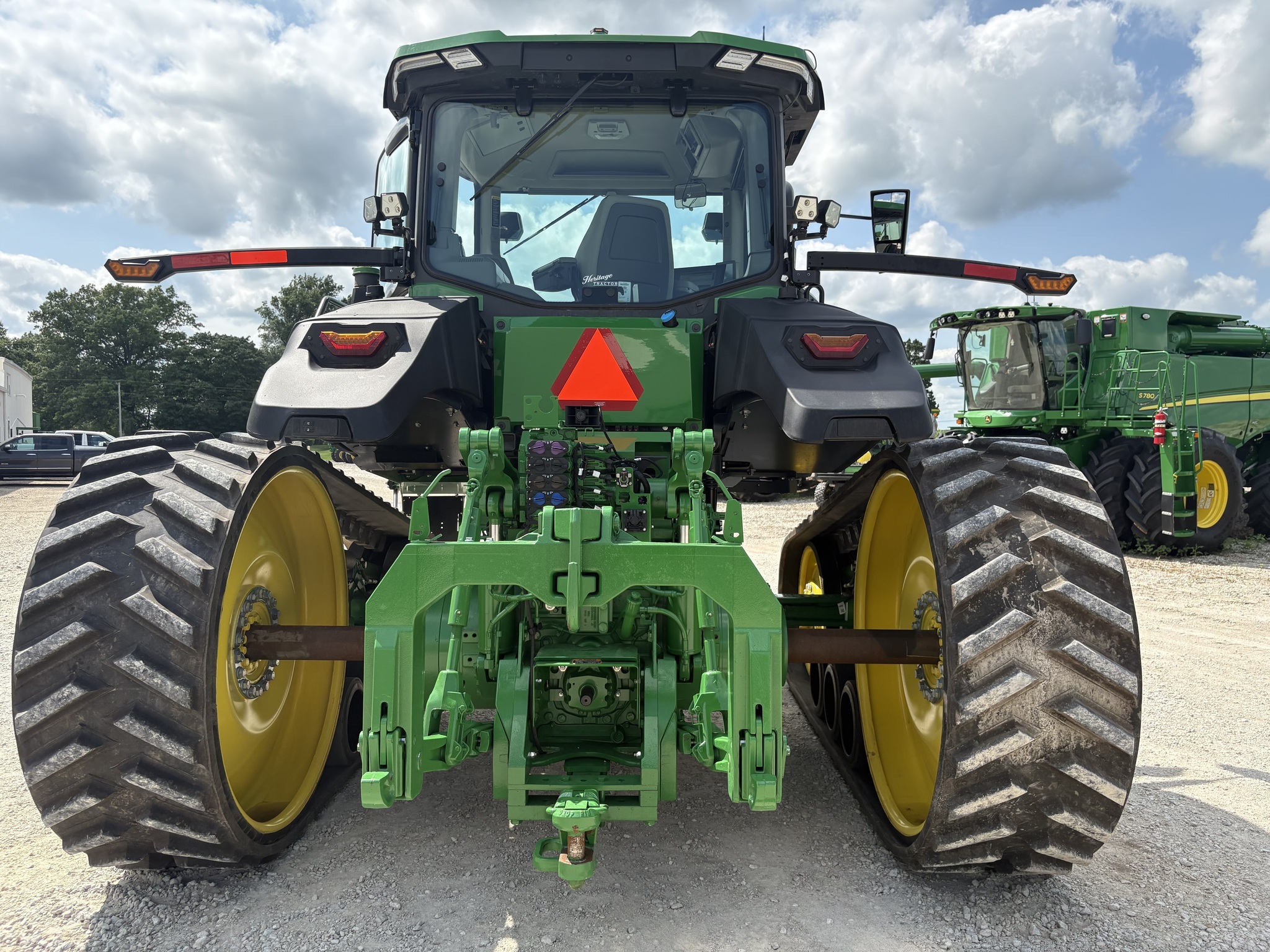 2025 John Deere 8RT 370 Tractor