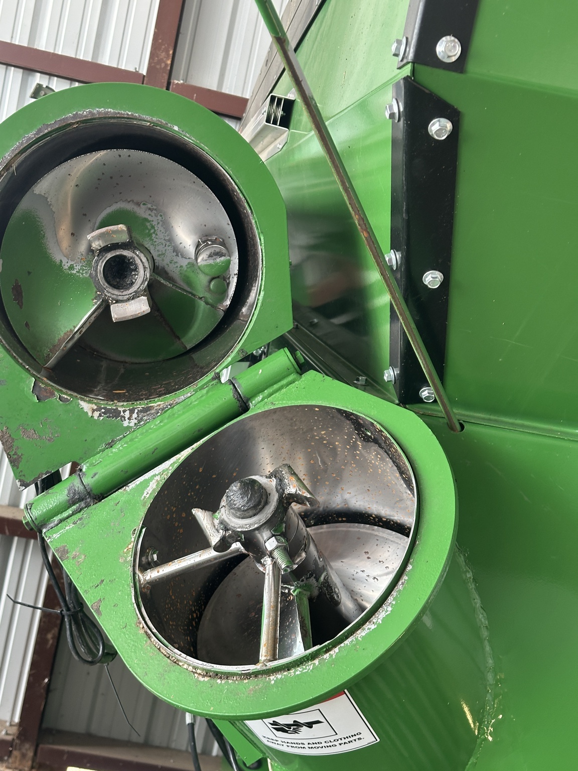 2022 J&M 620-14 Grain Cart