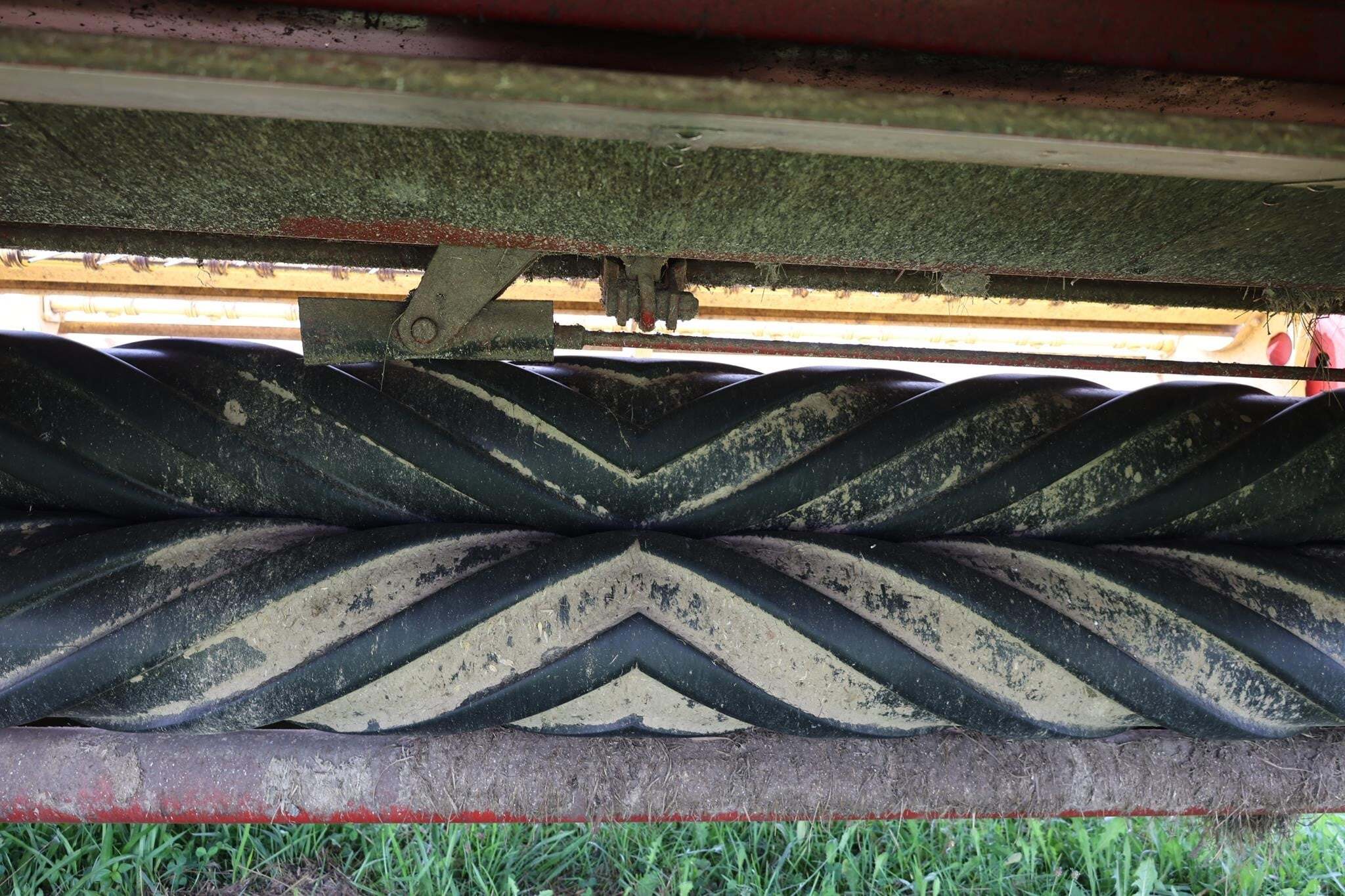 2005 New Holland 1465 Mower Conditioner