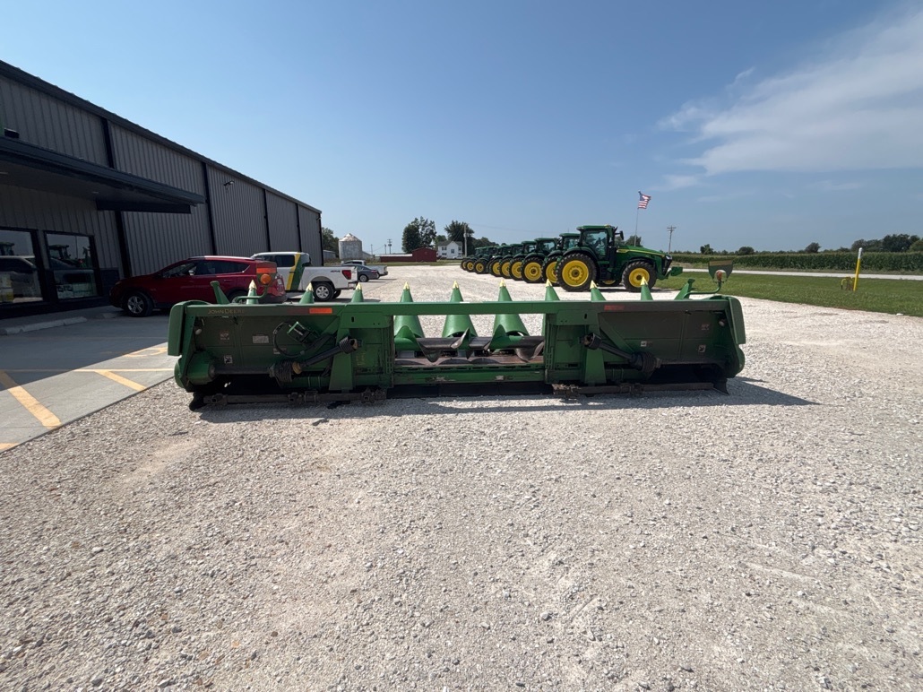 2009 John Deere 608C StalkMaster Corn Head