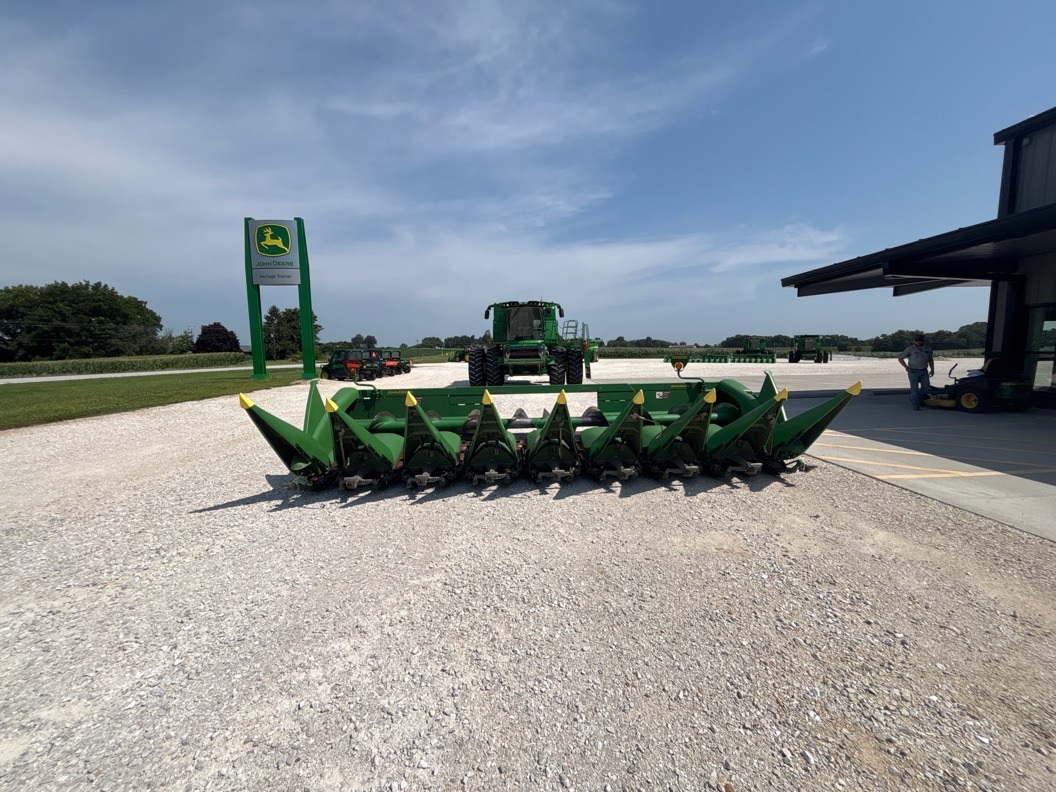 2009 John Deere 608C StalkMaster Corn Head
