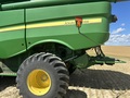 2012 John Deere S670 Combine