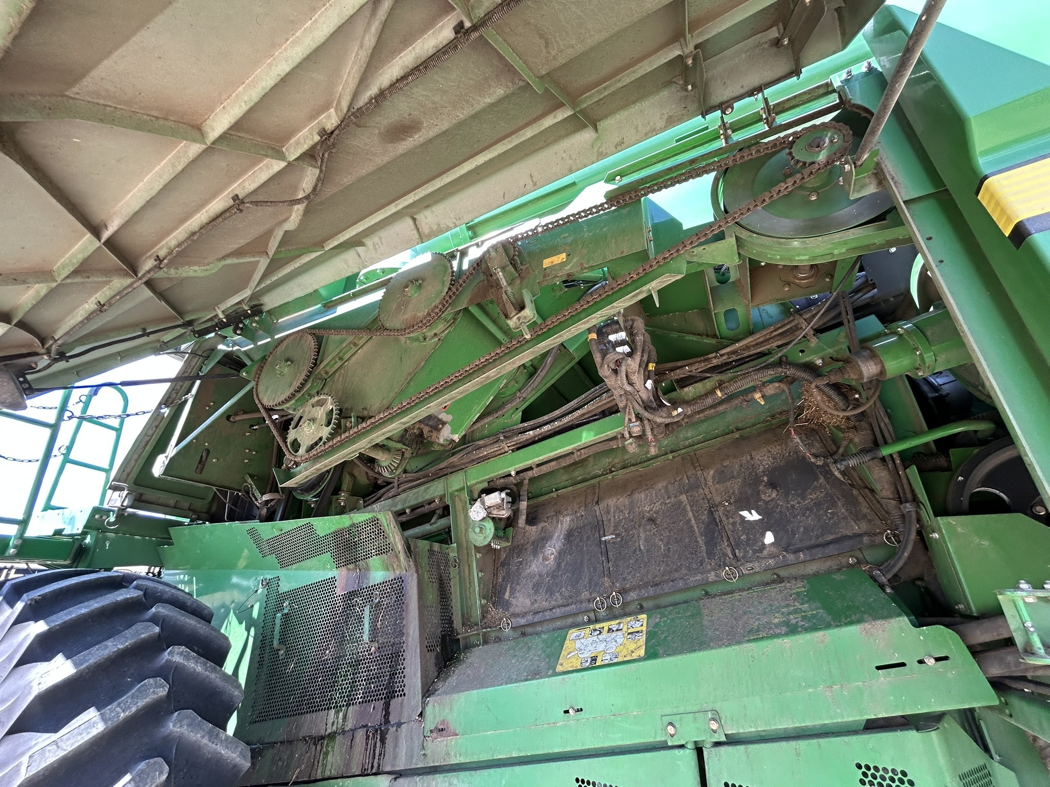 2012 John Deere S670 Combine
