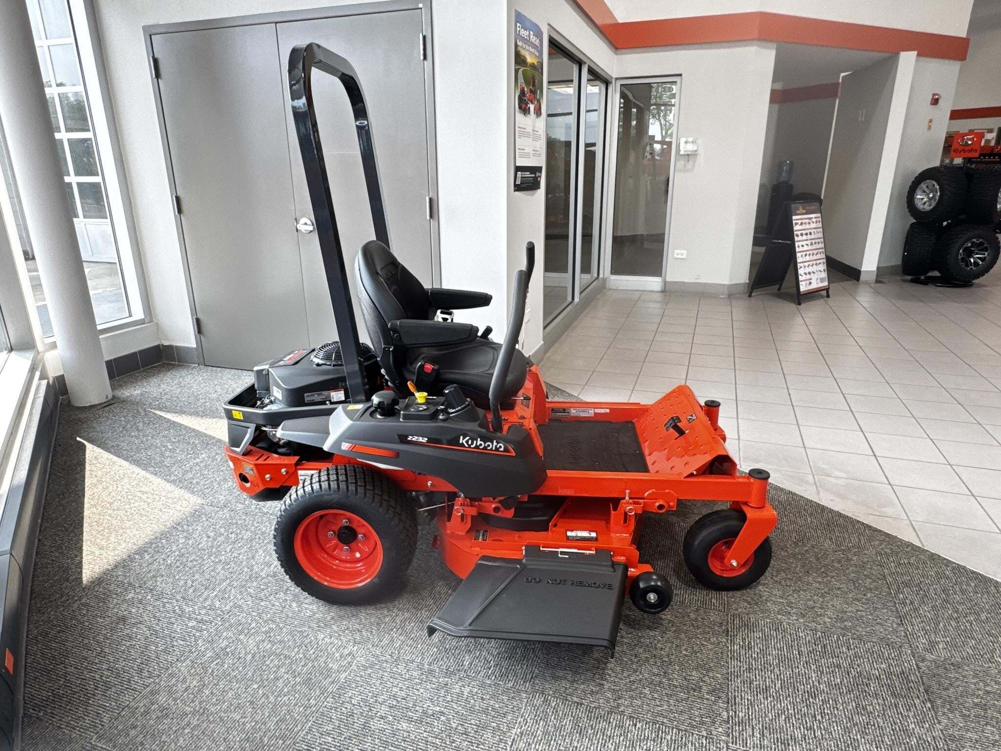  Kubota Z232 Lawn Mower