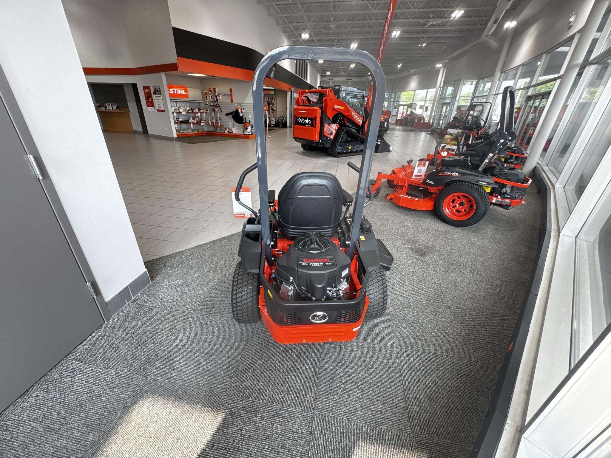  Kubota Z232 Lawn Mower