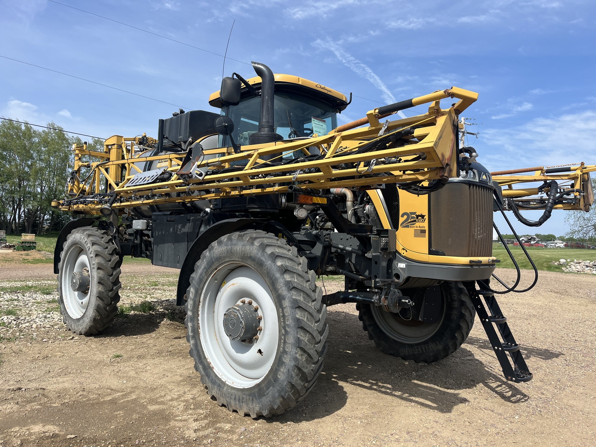2018 ROGATOR RG1300C Self-Propelled Sprayer