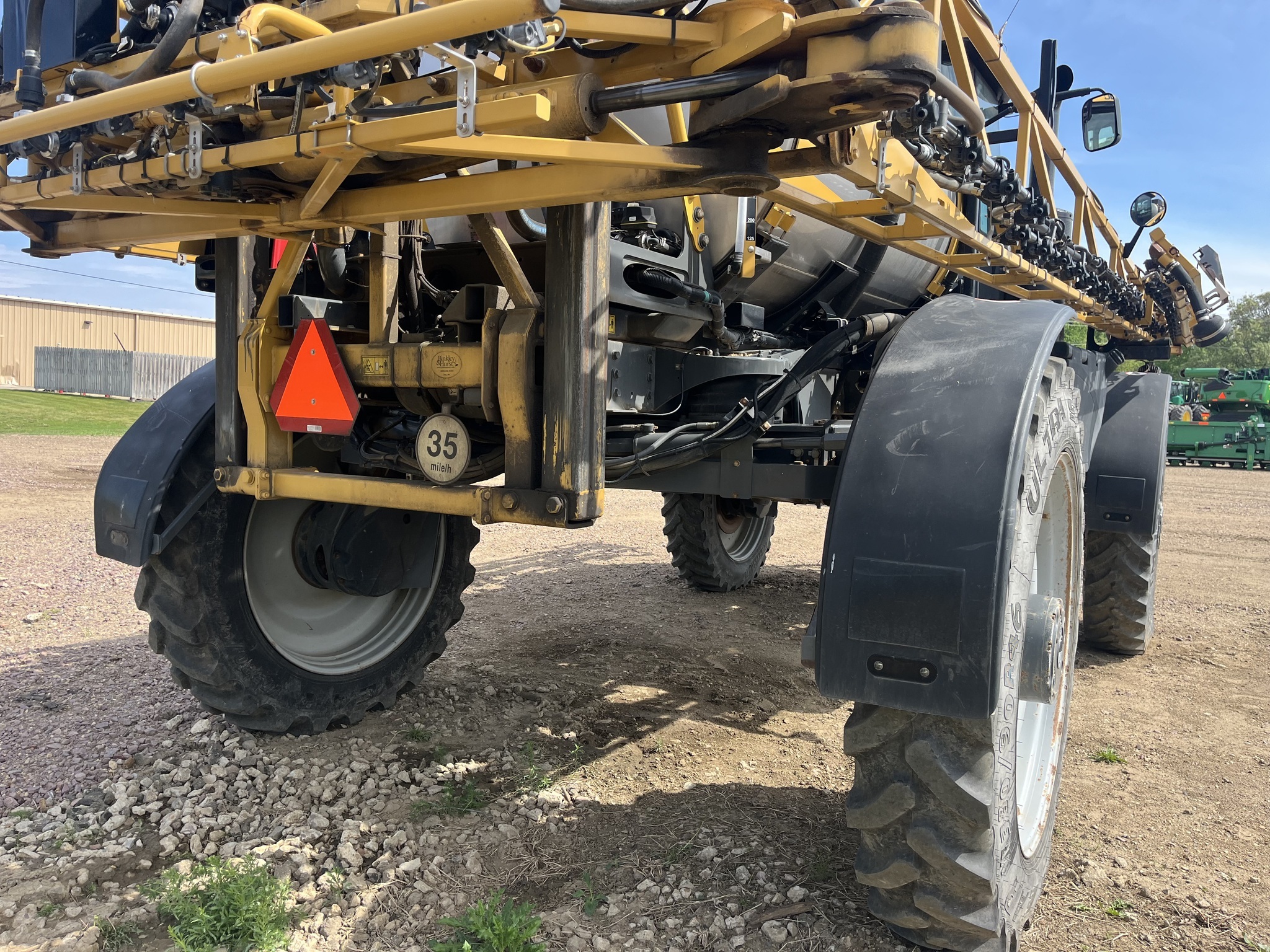 2018 ROGATOR RG1300C Self-Propelled Sprayer